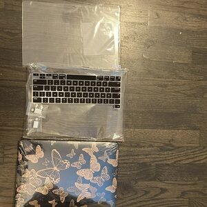 MacBook Pro 12” cover, screen protector, 2adapters